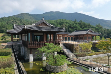 한국문학의 남쪽 끝, '땅끝순례문학관' 재개관… 해남 문학자취 새롭게 조명