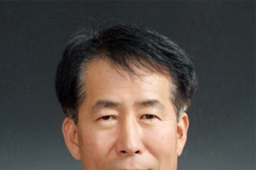 '삶의 저녁놀 속에서 피어나는 시조의 품격'… 권혁모 시인, 다섯 번째 시조집 <아버지의 솜사탕> 출간