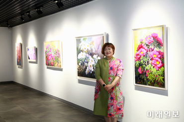 서양화가 한혜경, 모란꽃의 향기 담은 개인전