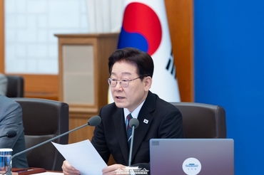 [오피니언 칼럼] 최창일 시인, 시인의 눈으로 본 대통령의 목소리