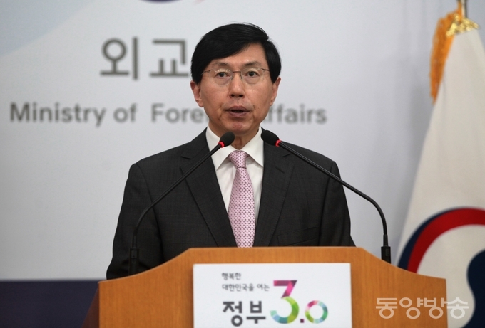 조준혁 외교부 대변인이 5일 오후 서울 종로구 외교부 청사에서 정례 브리핑을 하고 있다./2016. 4. 5. 장건섭 기자