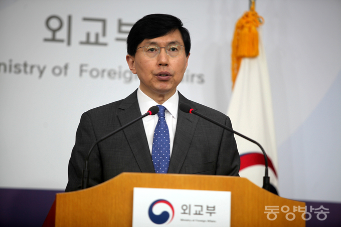 조준혁 외교부 대변인이 3일 오후 외교부 청사에서 정례브리핑을 열고 기자들의 질문에 답변하고 있다./사진=장건섭 기자