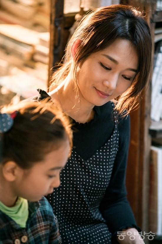 결혼 후 17년 만에 SBS 새 월화드라마 '닥터스'로 복귀하는 배우 이주영. 이주영은 '닥터스'에서 유혜정(박신혜)의 엄마로 등장한다./미래일보