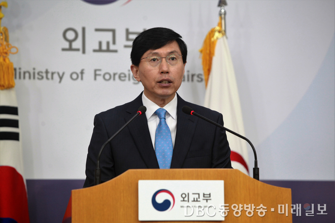 조준혁 외교부 대변인이 5일 오후 서울 종로구 외교부 청사에서 정례브리핑을 하고 있다./사진=장건섭 기자