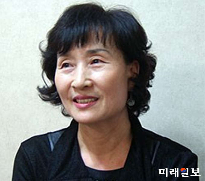 제10회 시인광장문학상 수상자로 선정된 송종규 시인. 수상작은 시 '죽은 새를 위한 메모'이다./미래일보