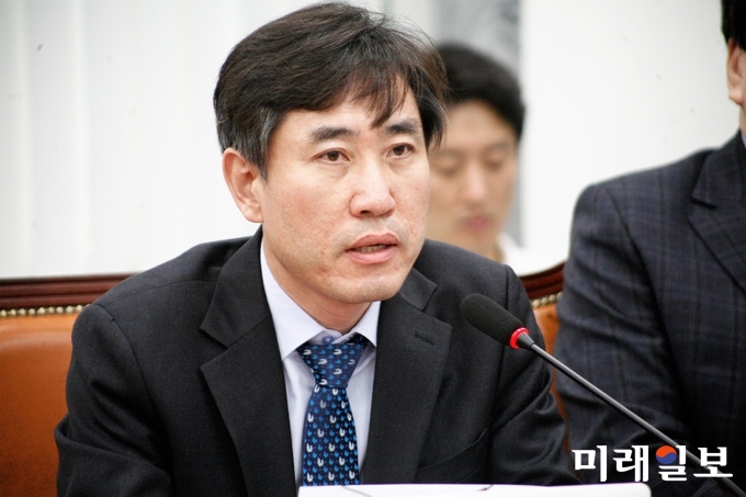 하태경 바른정당 최고위원이 지난 2일 최고위원회의에서 모두 발언하고 있다./사진=김정현 기자