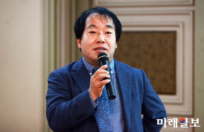 20일 오후 경기도 수원시 팔달구 호텔캐슬 사파이어홀에서 개최된 현대·기아자동차 2차 벤더업체인 에이스케미컬의 '제15회 전사 품질경영대회'에서 김흥태 대표이사가 인사말을 하고 있다./사진=장건섭 기자