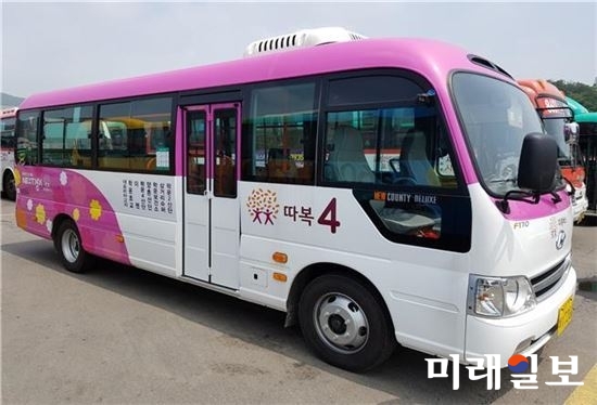 경기도가 대중교통 취약지역의 교통여건 개선을 위해 운영 중인 '따복버스‘ 운행을 올해 20개 에서 27개 노선으로 확대한다. /사진=경기도 제공