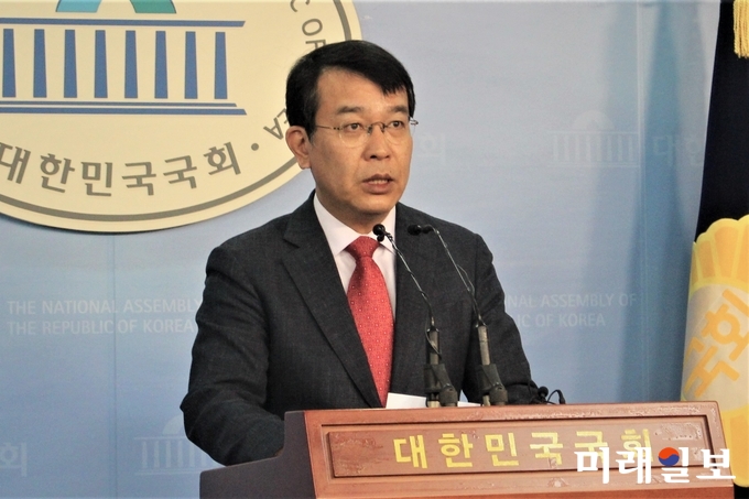 김종대 정의당 의원인 9일 오전 서울 영등포구 여의도 국회 정론관에서 UAE 비밀군사지원협정 관련 기자회견을 하고 있다./사진=김정현 기자