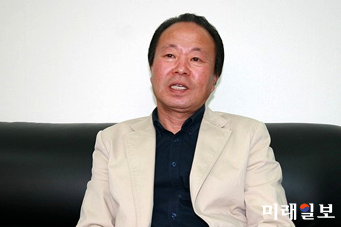 한광전력 김광복 대표가 취재진의 질문에 대답하고 있다./사진=인터넷언론인연대