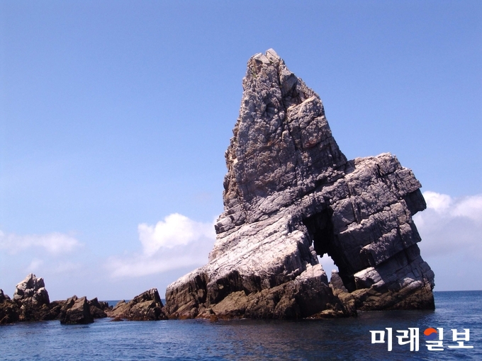 흑산도 촛대바위