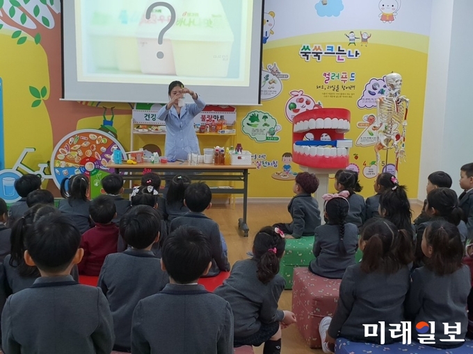 광주 서구가 관내 어린이집 및 유치원 아동을 대상으로 어린이 건강체험터를 운영하고 있다. / 사진=서구청 제공