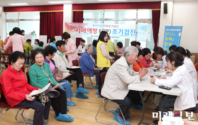 광주 동구가 지난 4월부터 5월까지 어르신 등 건강취약계층을 대상으로 찾아가는 동 방문간호사업을 실시했다. / 사진=동구청 제공