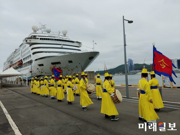 26일 타이완 지룽시를 출발하여 여수에 처녀입항한 '슈퍼스타 버고'호 / 사진=전남도 제공