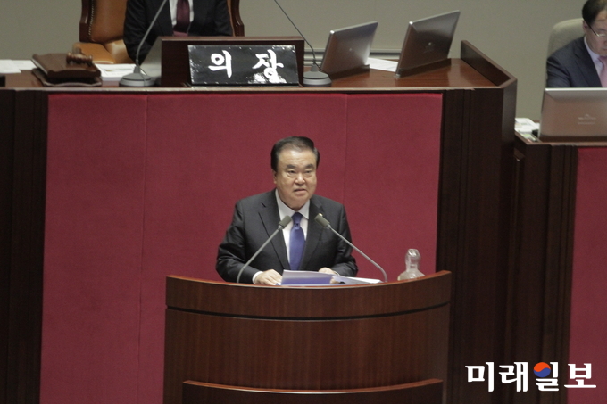13일 제362회 국회(임시회) 1차 본회의에서 20대 국회 하반기 의장에 당선된 문희상 의원이 당선인사를 하고 있다. /사진=한국인터넷언론인협동조합 박귀성 기자
