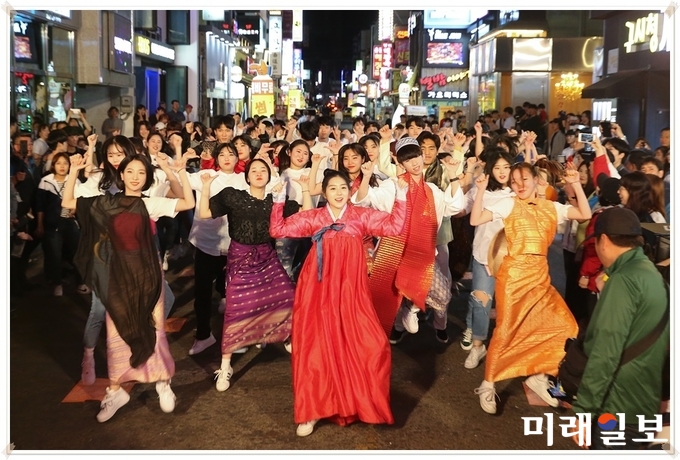 광주 동구가 오는 28일 국립아시아문화전당 인근 구시청 일원에서 아시아음식문화지구 조성사업의 일환으로 제4회 아시아푸드 페스티벌을 개최한다. / 사진=동구청 제공
