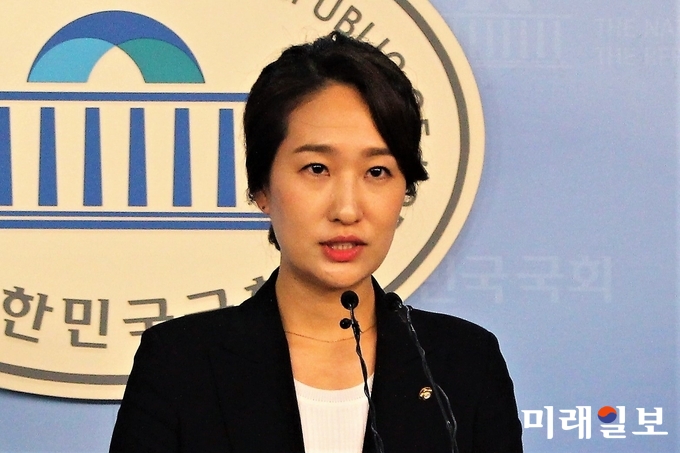 김수민 바른미래당 의원이 7일 국회 정론관에서 청년 최고위원 출마를 선언하고 있다./사진=김정현 기자
