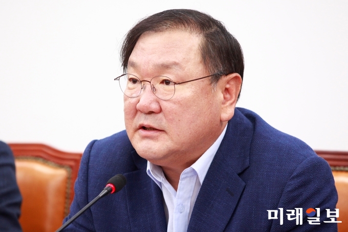 9일 오전 서울 여의도 국회에서 열린 더불어민주당 정책조정회의에서 김태년 정책위의장이 발언하고 있다./사진=장건섭 기자