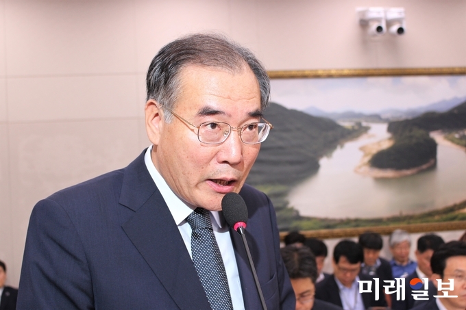 이개호 농림축산식품부 장관 후보자가 9일 오전 국회에서 열린 인사 청문회에서 모두 발언을 통해 "청년농업인을 적극 지원해 농촌 고령화문제를 해결하겠다"고 말하고 있다./사진=김정현 기자
