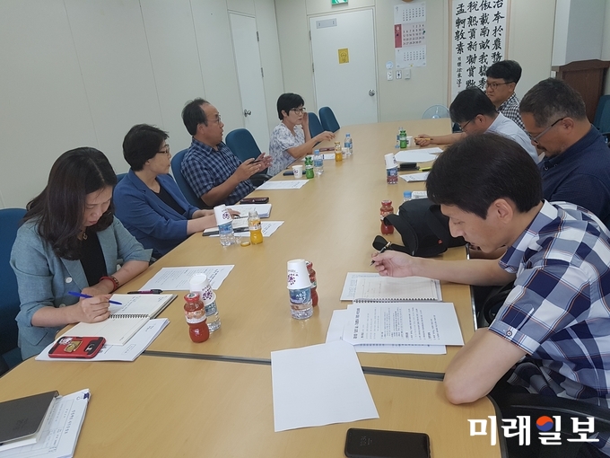 전라남도는 현 정부에서 추진 예정인 ‘국립 섬 발전 연구진흥원’과 ‘제1회 섬의 날’ 국가행사를 유치하기 위해 21일 섬 전문가들이 참여한 간담회를 개최했다. / 사진=전남도 제공