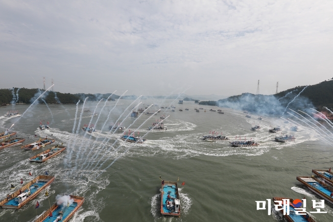 전라남도의 대표적 역사문화축제인 2018 명량대첩축제가 오는 7~9일 ‘불멸의 명량! 호국의 울돌목!’이란 주제로 해남 우수영관광지와 진도 녹진관광지 일원에서 열린다. / 사진=전남도 제공