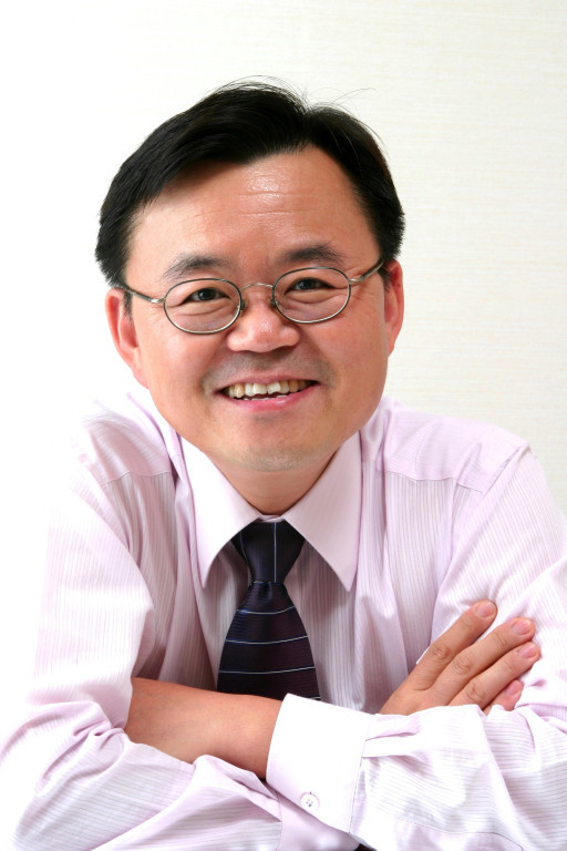 김병후 가정행복재단 이사장 겸 김병후 정신과의원 원장