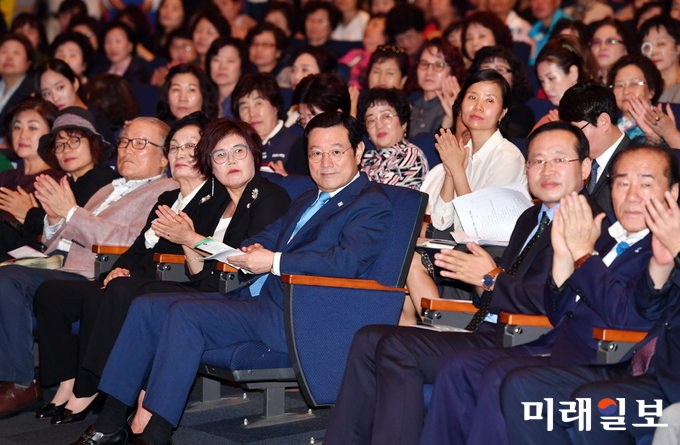 광주광역시는 제26회 광주여성대회가 광주광역시여성단체협의회 주관으로 13일 오후 2시 시청 3층 대회의실에서 열렸다. / 사진=광주시 제공