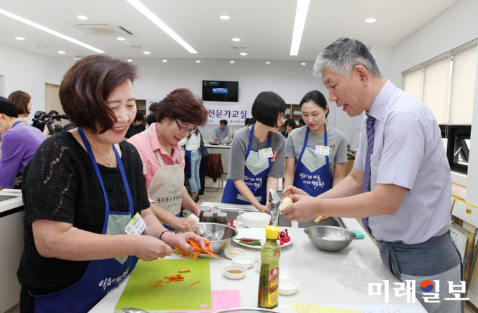 광주 동구가 관내 주민들을 대상으로 ‘장류전문가 교실’을 운영한다./ 사진=동구청 제공