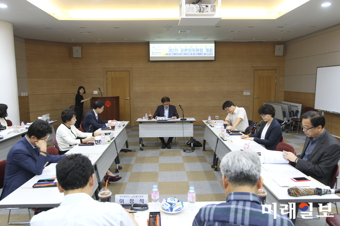 광주시 도시철도 2호선 공론화위원회는 21일 오후 2차 회의를 열고 공론화 의제는 ‘건설 찬반’을 묻는 것으로 결정됐다. / 사진=광주시 제공