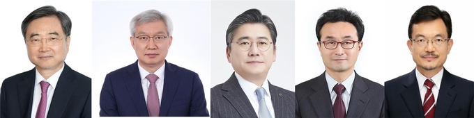 조현 외교부 1차관(왼쪽부터), 이태호 외교부 2차관, 정승일 산업통상자원부 차관, 박원주 특허청장, 조세영 국립외교원장./사진=청와대 제공