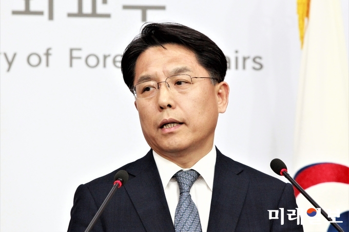 노규덕 외교부 대변인이 30일 오후 서울 종로구 도렴동 외교부 청사에서 정례브리핑을 하고 있다./사진=장건섭 기자