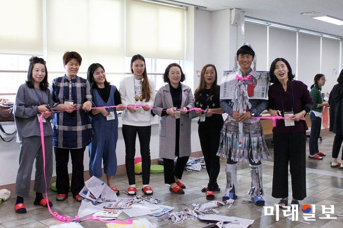 광주광역시교육청 혁신교육과는 10월 30일과 31일 이틀간 광주유아교육진흥원에서 유아의 행복 증진을 위한 ‘유치원 놀이문화혁신, 놀이가 밥이다!’를 주제로 학부모 워크숍을 개최했다. / 사진=광주시교육청 제공