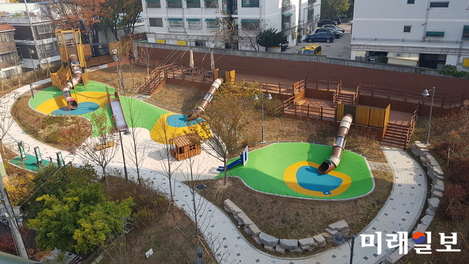 수원시가 권선구 탑동 23-39번지 일원에 조성한 서낭재어린이공원 전경./사진=수원시 제공