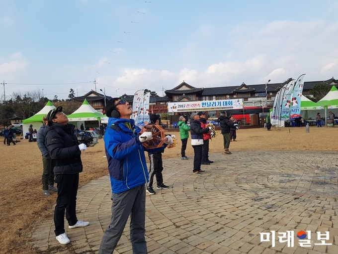 전라남도농업박물관이 오는 8일 영산호관광지 농업테마공원에서 일반인과 다문화가족, 초등학생 등을 대상으로 ‘전국 민속 연날리기 대회’를 개최한다. / 사진=전남도 제공