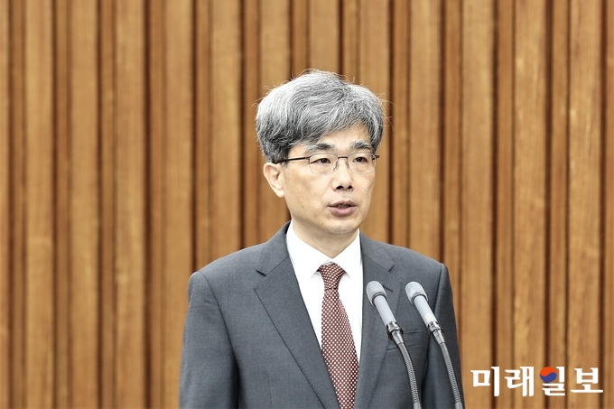 김상환 대법관 후보자가 4일 오전 국회 인사청문특별위원회 인사청문회에서 모두발언을 하고 있다./사진=김정현 기자