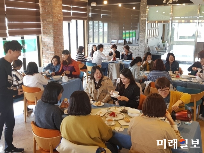 보성 다향울림촌 홍차파티 / 사진=전남도 제공