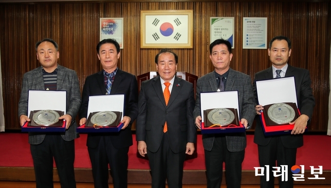 광주시교육청이 5일 ‘2018 사학기관 경영평가’ 결과 최우수 학교법인으로 죽호학원(금호고 외 3교), 우수법인에 동명학원(동명고), 보문학숙(보문고), 동강학원(동신고 외 3교), 청송학원(숭덕고)이 선정됐다. / 사진=광주시교육청 제공