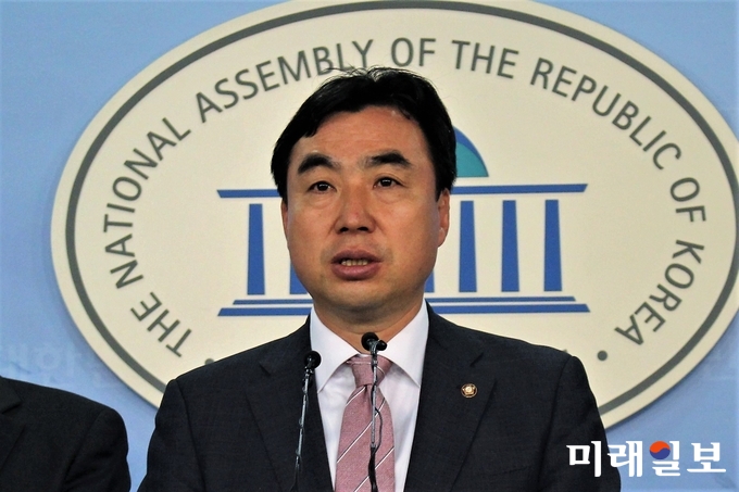 '어린이 놀이시설 안전관리법' 개정안을 발의한 국회 국토교통위원회 더불어민주당 간사 윤관석 의원(인천 남동을)./사진=김정현 기자