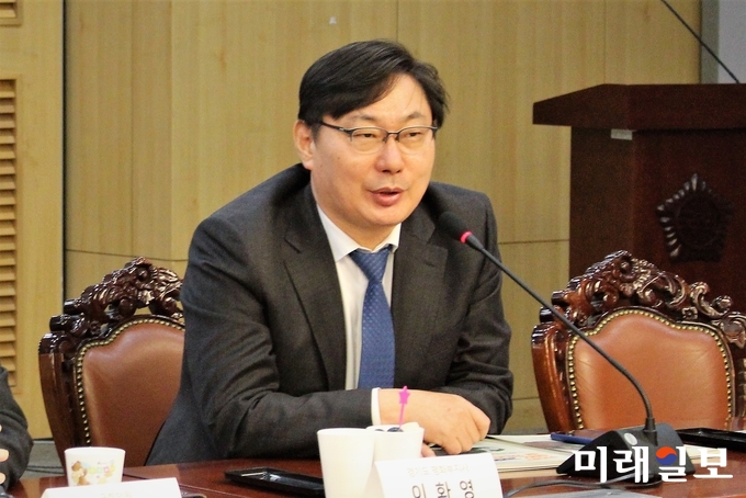 이화영 경기도 평화부지사가 11일 오전 국회의원회관 제2세미나실에서 열린 ‘경기도 DMZ 야생동물 건강성 진단 토론회’에서 인사말을 하고 있다./사진=김정현 기자