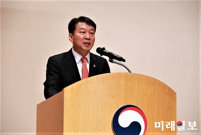 정무경 신임 조달청장이 17일 오전 정부대전청사 후생동 대강당에서 열린 취임식에서 취임사를 하고 있다. /사진=조달청 제공