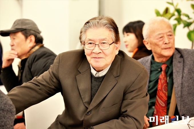 17일 오후 서울 종로구 혜화동 동숭교회 엘림홀에서 거행된 사단법인 한국연극배우협회 송년회 및 제12대 우상민 이사장 취임식에서 박웅 전 회장을 비롯 박인환, 오현경 원로배우 등이 행사에 참석하고 있다./사진=장건섭 기자 