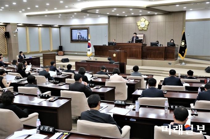 경기도 수원시의회가 17일 임시회를 열고 13일간의 의정활동에 들어갔다./사진=수원시의회 제공