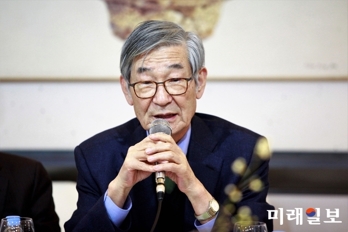 14일 오후 서울 종로구 평창동 보주박물관에서 개최된 '대한민국 대표 茶人박물관 건립관련 간담회'가 열리고 있는 가운데 김종규 국민문화신탁 이사장이 발언하고 있다./사진=장건섭 기자