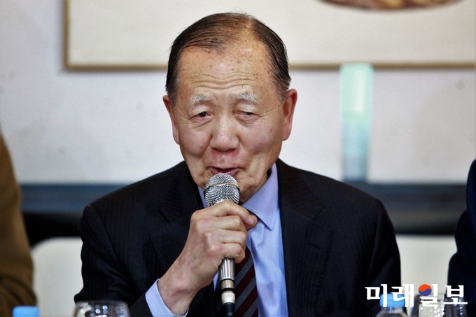 14일 오후 서울 종로구 평창동 보주박물관에서 개최된 '대한민국 대표 茶人박물관 건립관련 간담회'가 열리고 있는 가운데 김동호 전 문화융성위원장이 발언하고 있다./사진=장건섭 기자
