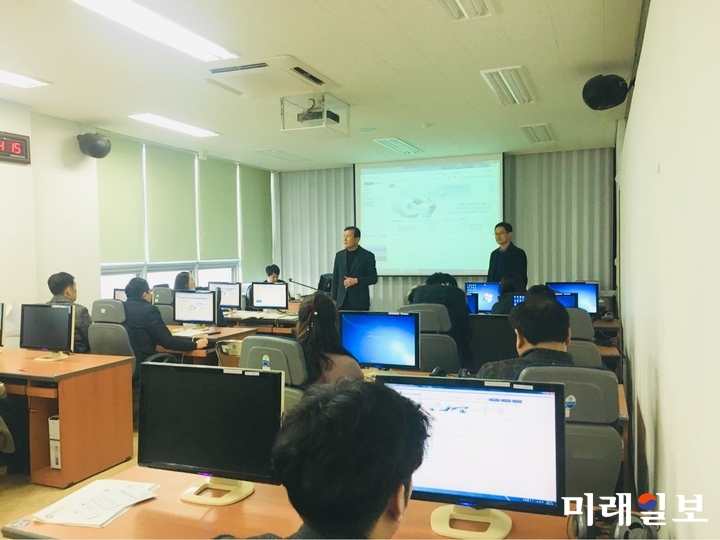 전남 강진군은 지난 19일 체계적인 세외수입 시스템 운영과 업무 능력 향상을 위한 세외수입 업무 담당자 교육을 실시했다. / 사진=강진군 제공