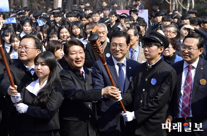 이용섭 광주광역시장은 28일 대구 콘서트하우스에서 열린 ‘제59주년 대구 2·28민주운동 국가기념식’에 참석해 2·28운동이 갖는 역사적 의미를 되새겼다. / 사진=광주시 제공