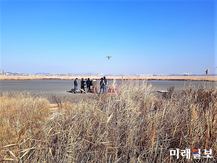 경기도 화성시 송산면 일원에 오는 2020년까지 드론 전용 비행시험장이 조성된다. 사진은 드론 비행테스트 모습./사진=경기도 제공