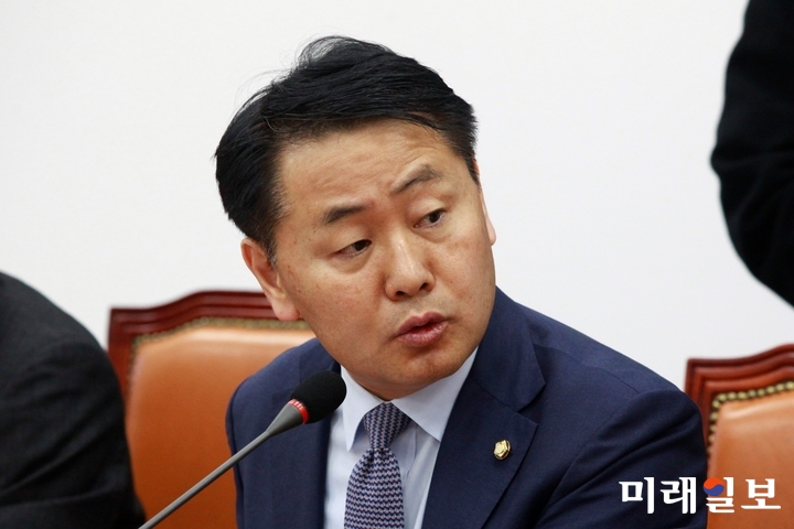 김관영 바른미래당 원내대표가 15일 오전 서울 영등포구 여의도 국회에서 열린 바른미래당 최고위원회의에서 발언하고 있다./사진=장건섭 기자