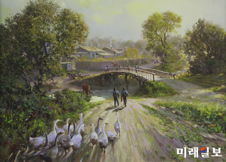 서울 여의도 국회 본관 5층 문체위 앞 전시공간 문화샛길에서 오는 5월 10일까지 열리고 있는 '국회 '남·북 미술전' 북한작가의 '풍경'/사진=장건섭 기자