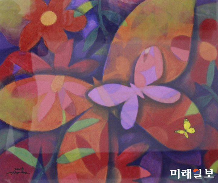서울 여의도 국회 본관 5층 문체위 앞 전시공간 문화샛길에서 오는 5월 10일까지 열리고 있는 '국회 '남·북 미술전' 한국작가 곽석순의 'Festival'/사진=장건섭 기자